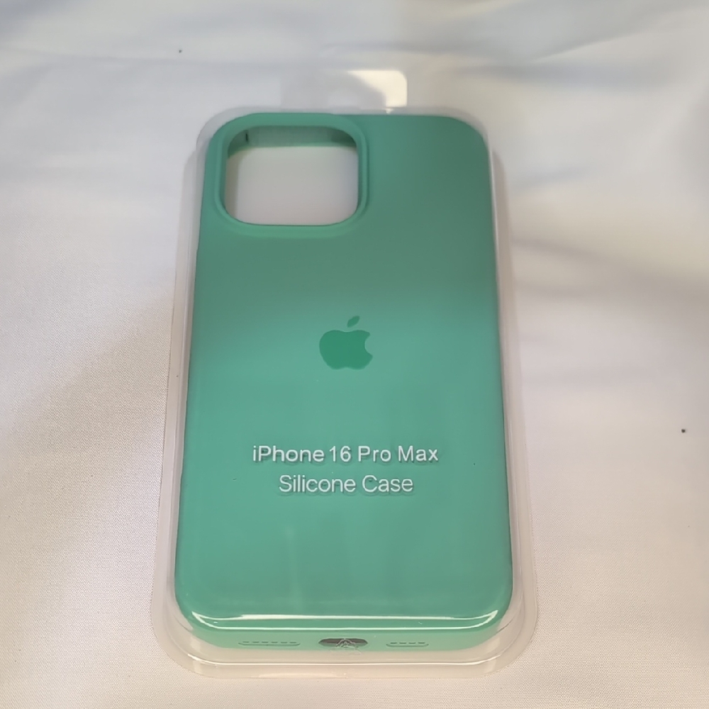 Apple iPhone 16 Pro Max Silicone Case - Mint